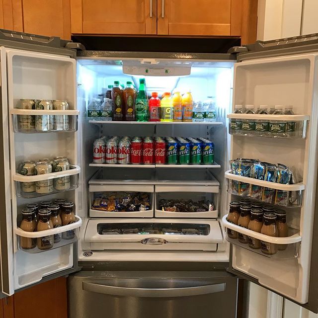 WOW Fridge is set up and ready for tours.  Come visit us for a tour and pick your new home. #wowfridge @tritecre #negreystar #apartmentliving #luxuryliving
