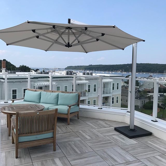 We know it’s hot out, but hanging out on the Rooftop Deck under the umbrella with a nice breeze helps a bit.  Only 4 apartment homes left.  Call us for a tour. #negreystar @tritecre #rooftop #apartmentliving #portjeffharbor